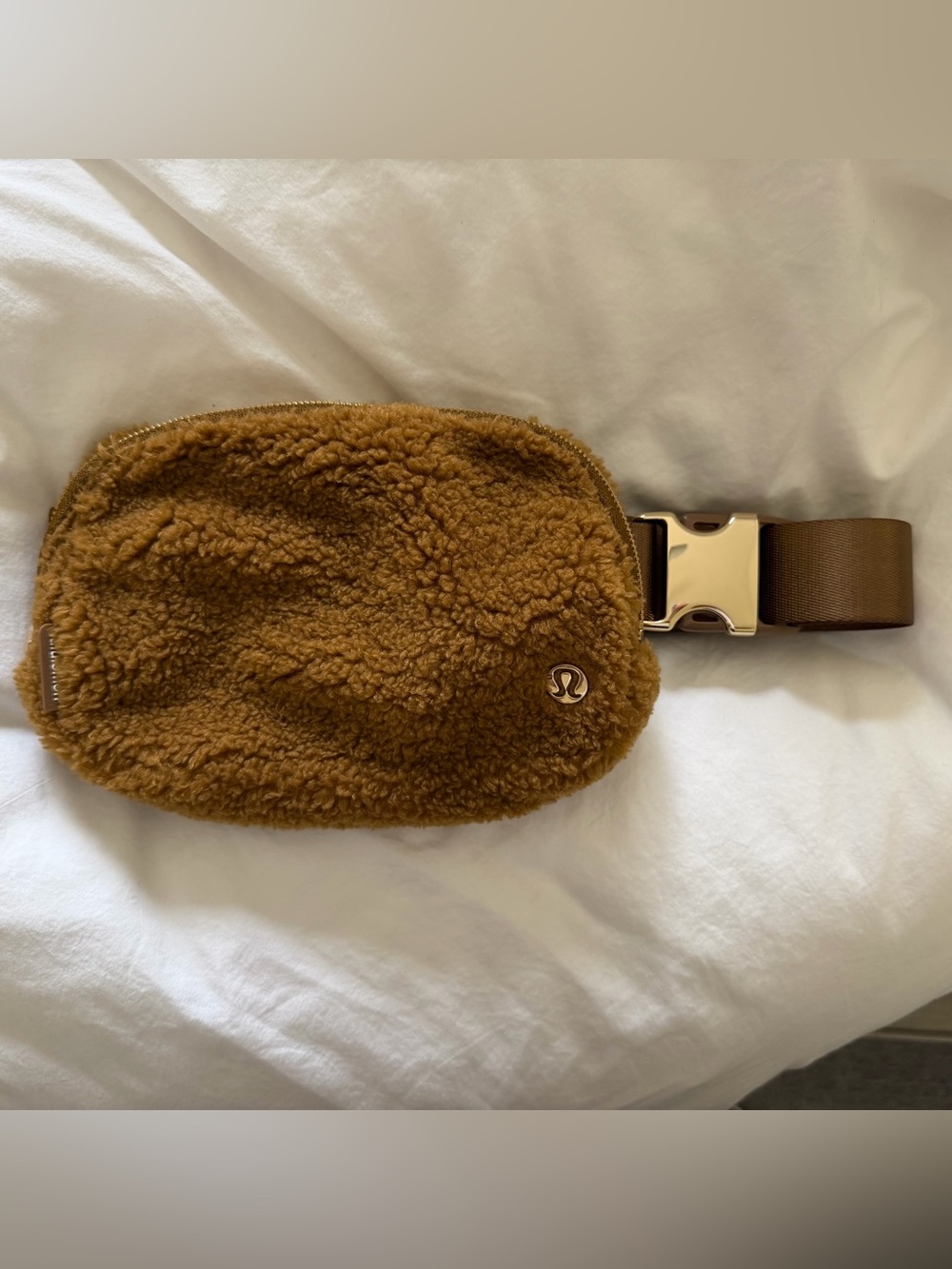 Lululemon Everywhere Belt Bag 1L Fleece in Burnt Caramel